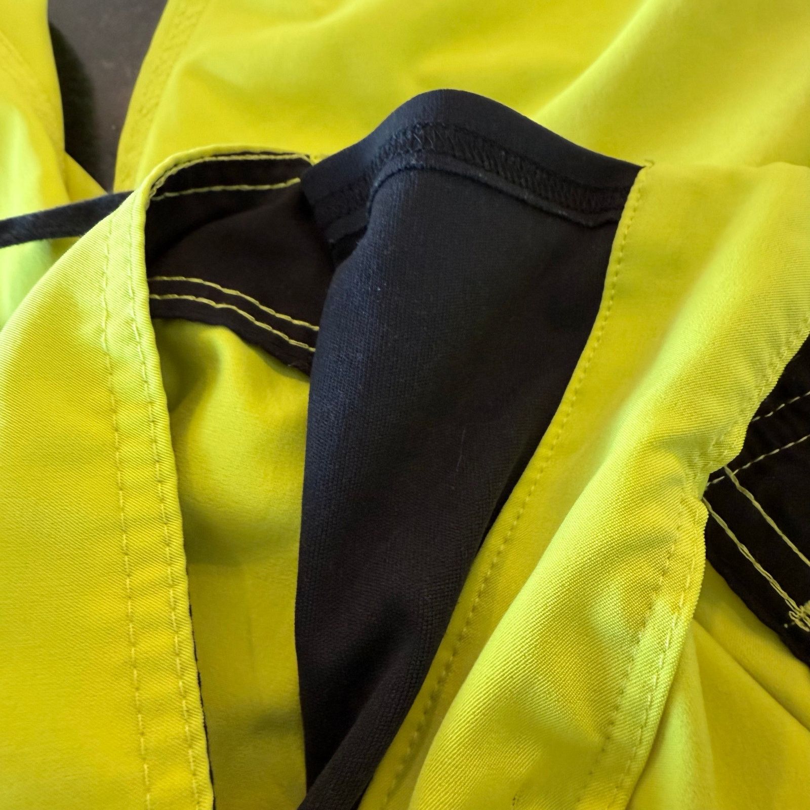 Burnside Burnside Neon Yellow Board Shorts Men’s 36 Cargo Surf Swim Size US 36 / EU 52 - 7 Thumbnail
