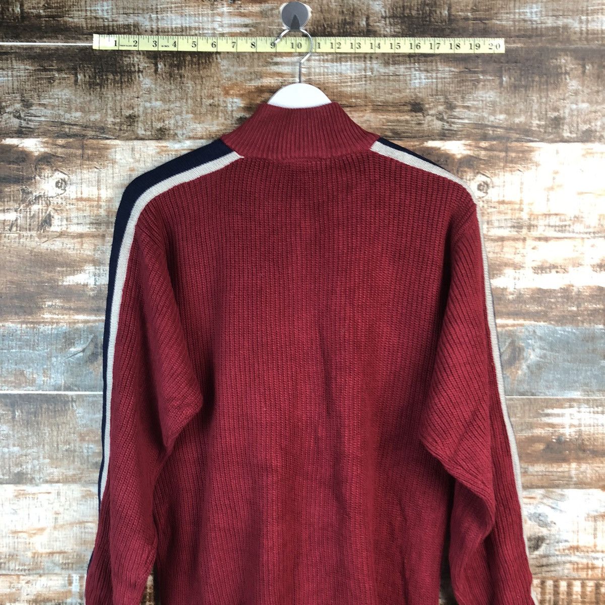 Vintage Bear Red surf sweater Sweatshirt #A2372 Size US M / EU 48-50 / 2 - 16 Thumbnail