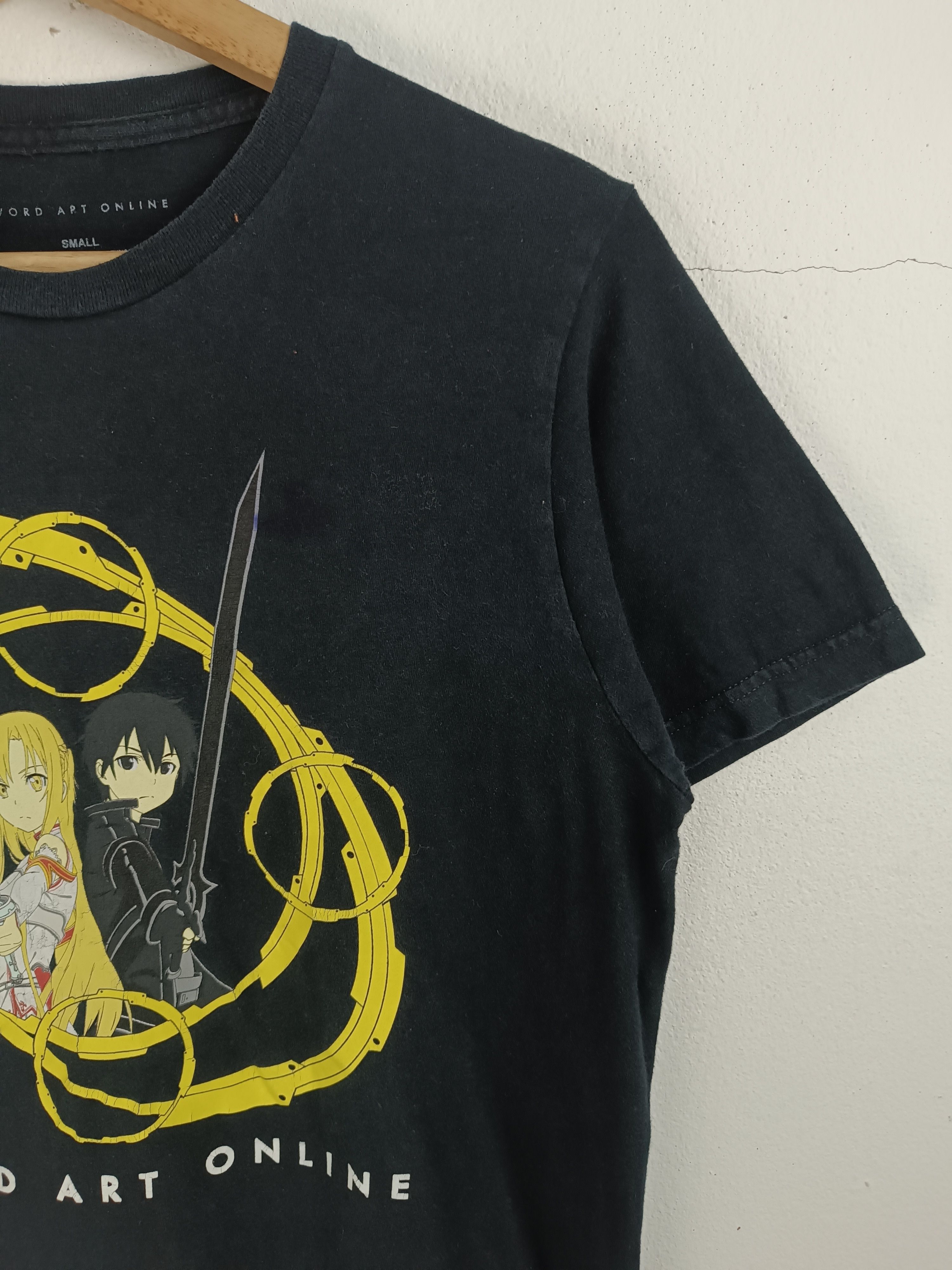 Anime VINTAGE SWORD ART ONLINE ANIME TEE solo leveling re:zero Size US S / EU 44-46 / 1 - 7 Thumbnail