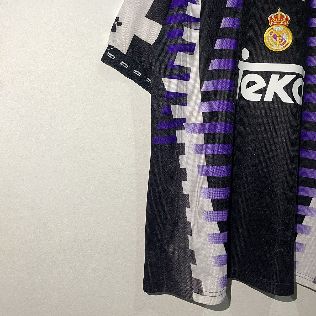 Vintage Real Madrid 1997-98 Third Soccer Jersey - L Size US L / EU 52-54 / 3 - 5 Thumbnail