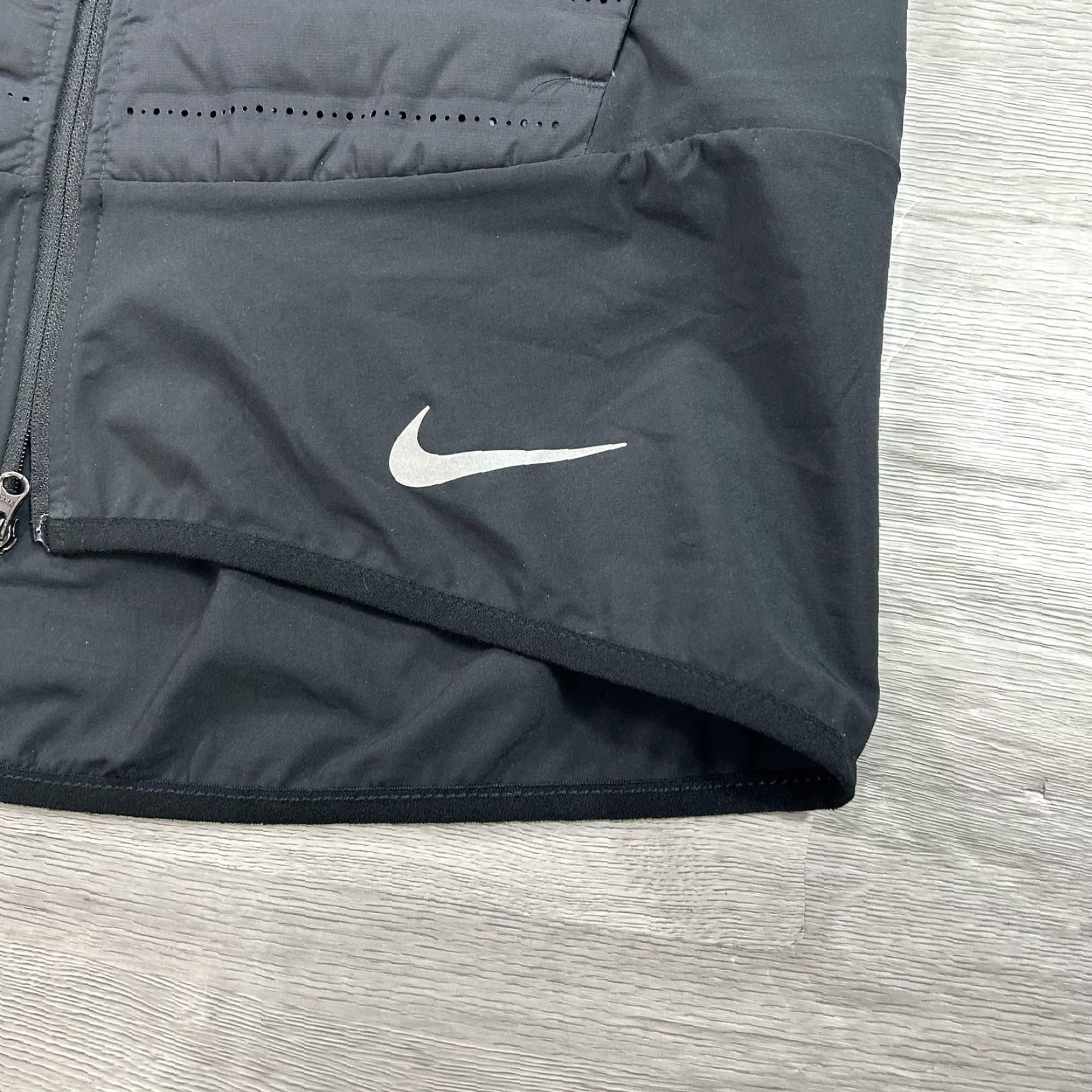 Nike Nike AeroLoft Vest Mens Medium Black Full Zip Running Reflective 859272-010 Size US M / EU 48-50 / 2 - 6 Thumbnail