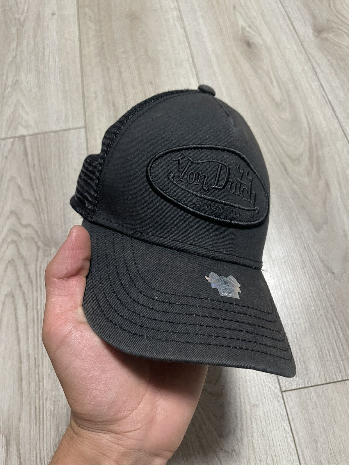 Von Dutch Sun Faded Von Dutch Logo Mesh Track Cap Hat Streetwear Black Size ONE SIZE - 1 Thumbnail