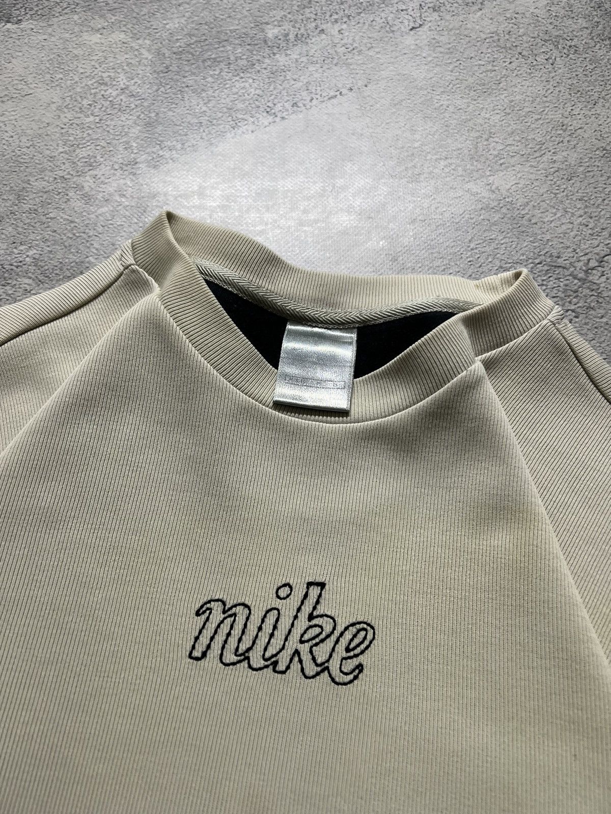 Nike × Vintage Vintage Y2k Nike 💛 Centre Spell Out Logo Sweatshirt 00’s Size M / US 6-8 / IT 42-44 - 8 Thumbnail