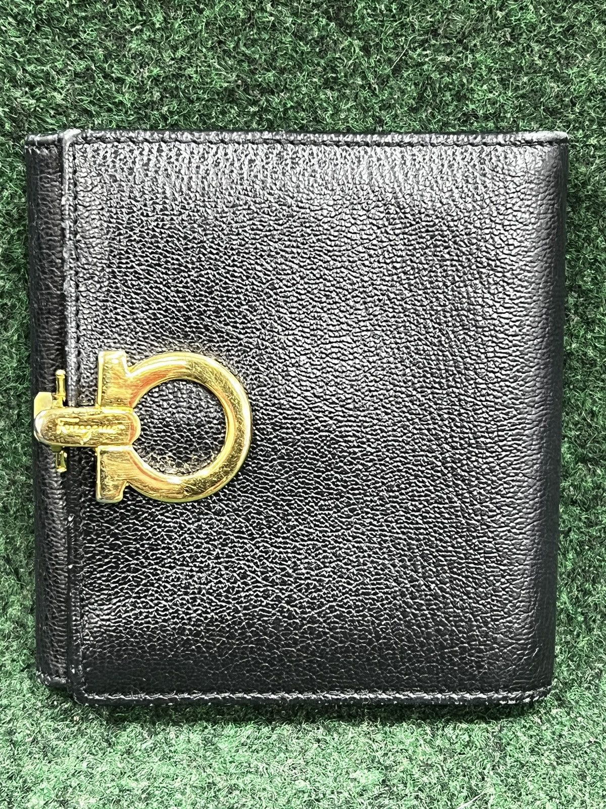 Salvatore Ferragamo Vintage Salvatore Ferragamo Gancini Clip Leather Wallet Size ONE SIZE - 1 Thumbnail