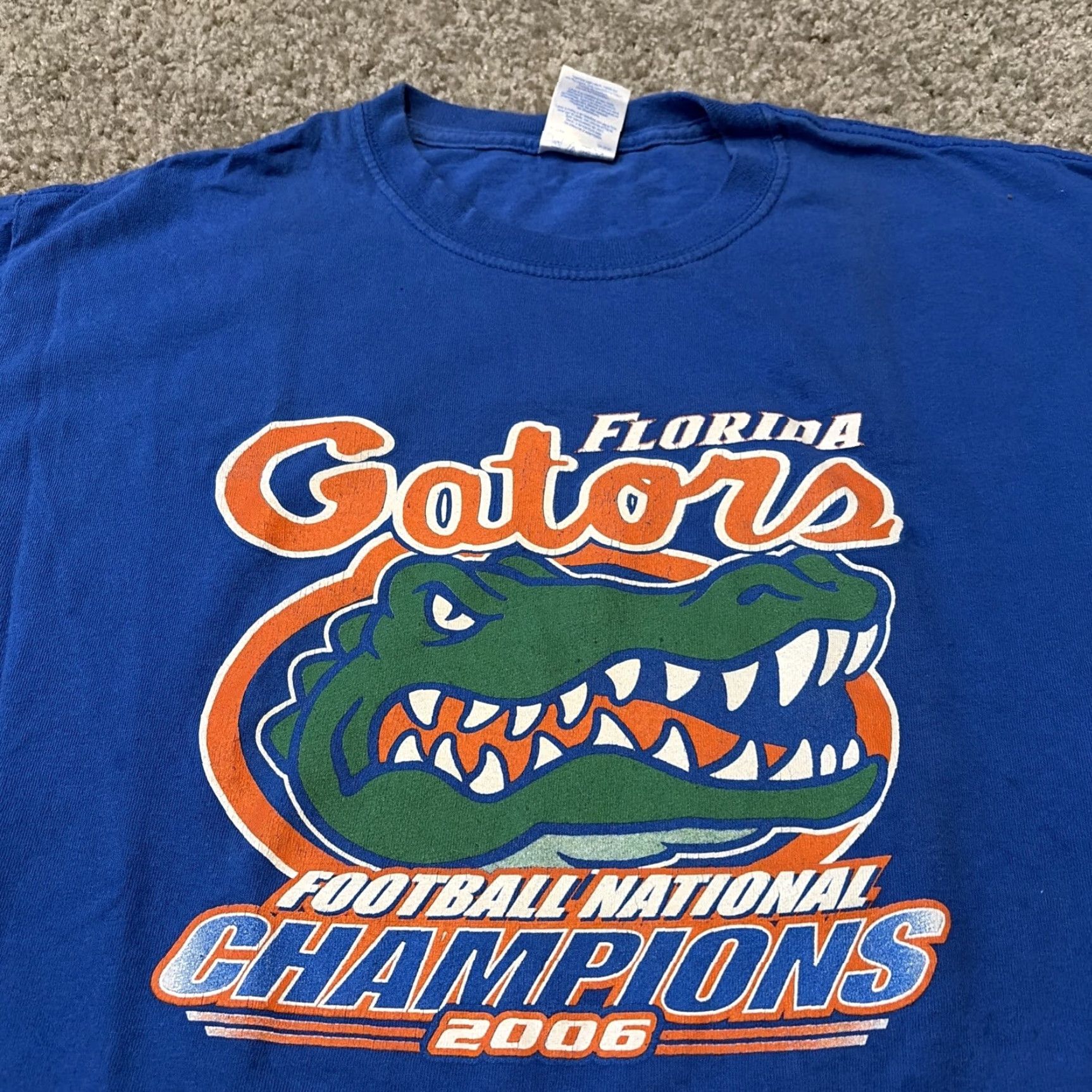 Gildan VINTAGE Florida Gators Football National Champions Blue T-Shirt L Men Long Sleeve Large Blue Gildan Shirts Men 2006 Champions Size US L / EU 52-54 / 3 - 3 Thumbnail