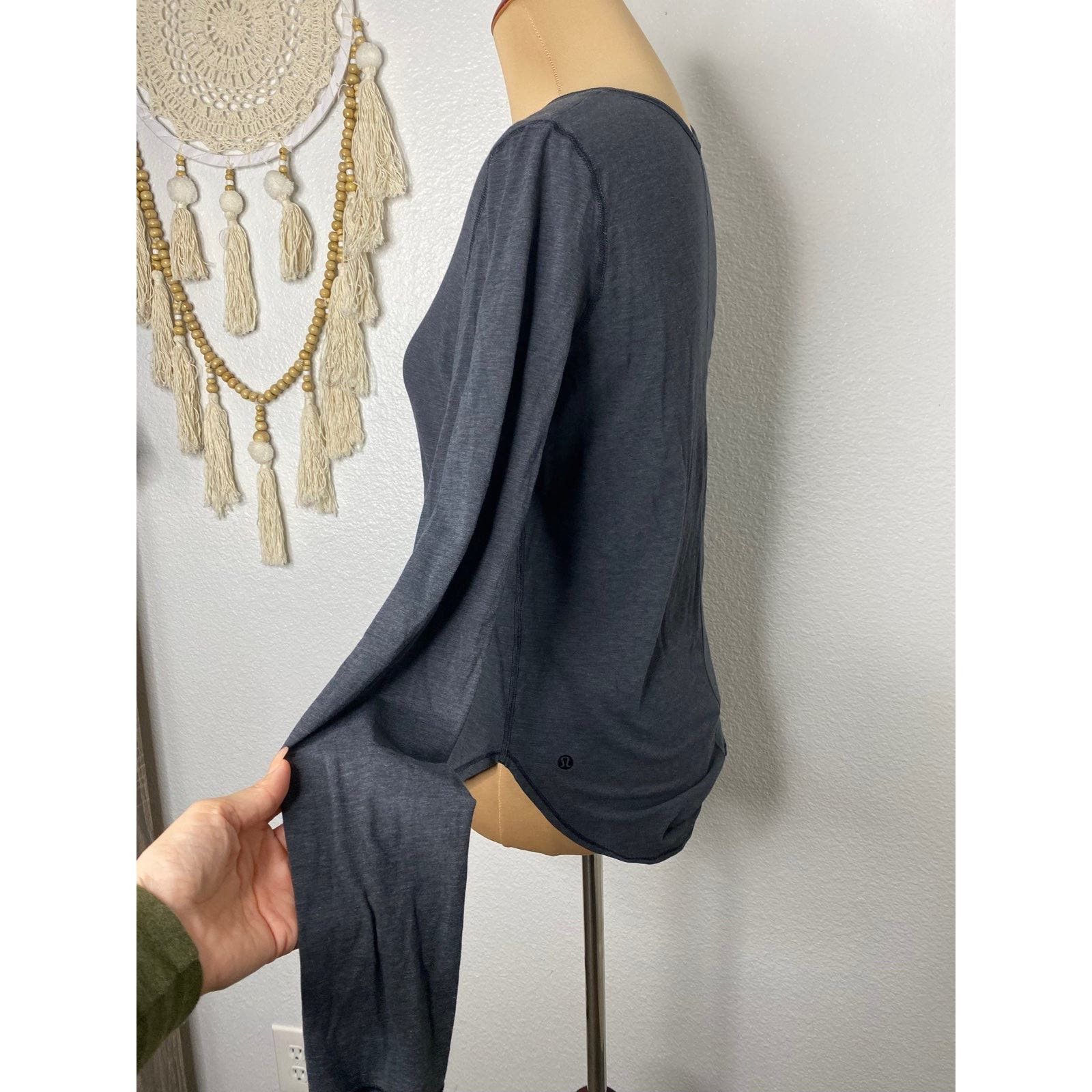 Lululemon Lululemon long sleeve Size M / US 6-8 / IT 42-44 - 2 Thumbnail