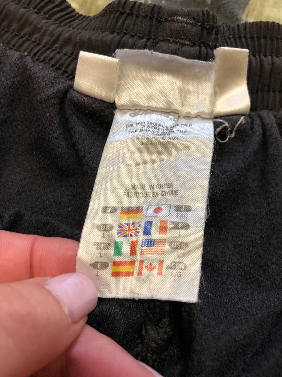Adidas 90s Vintage Adidas Streetwear Shorts Size US 34 / EU 50 - 7 Thumbnail