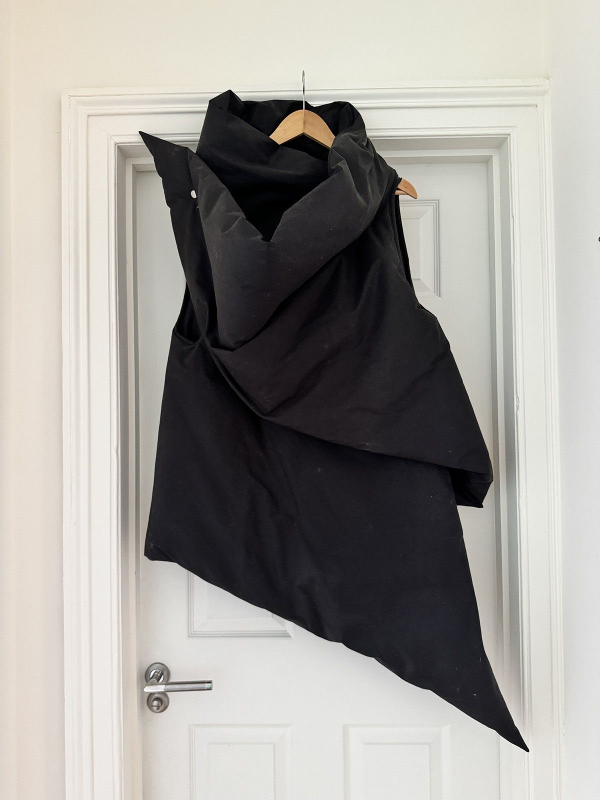 Rick Owens LAST DROP FW23 LUXOR GLEAM VEST IN BLACKHEAVY COTTON POPLIN Size US M / EU 48-50 / 2 - 5 Thumbnail