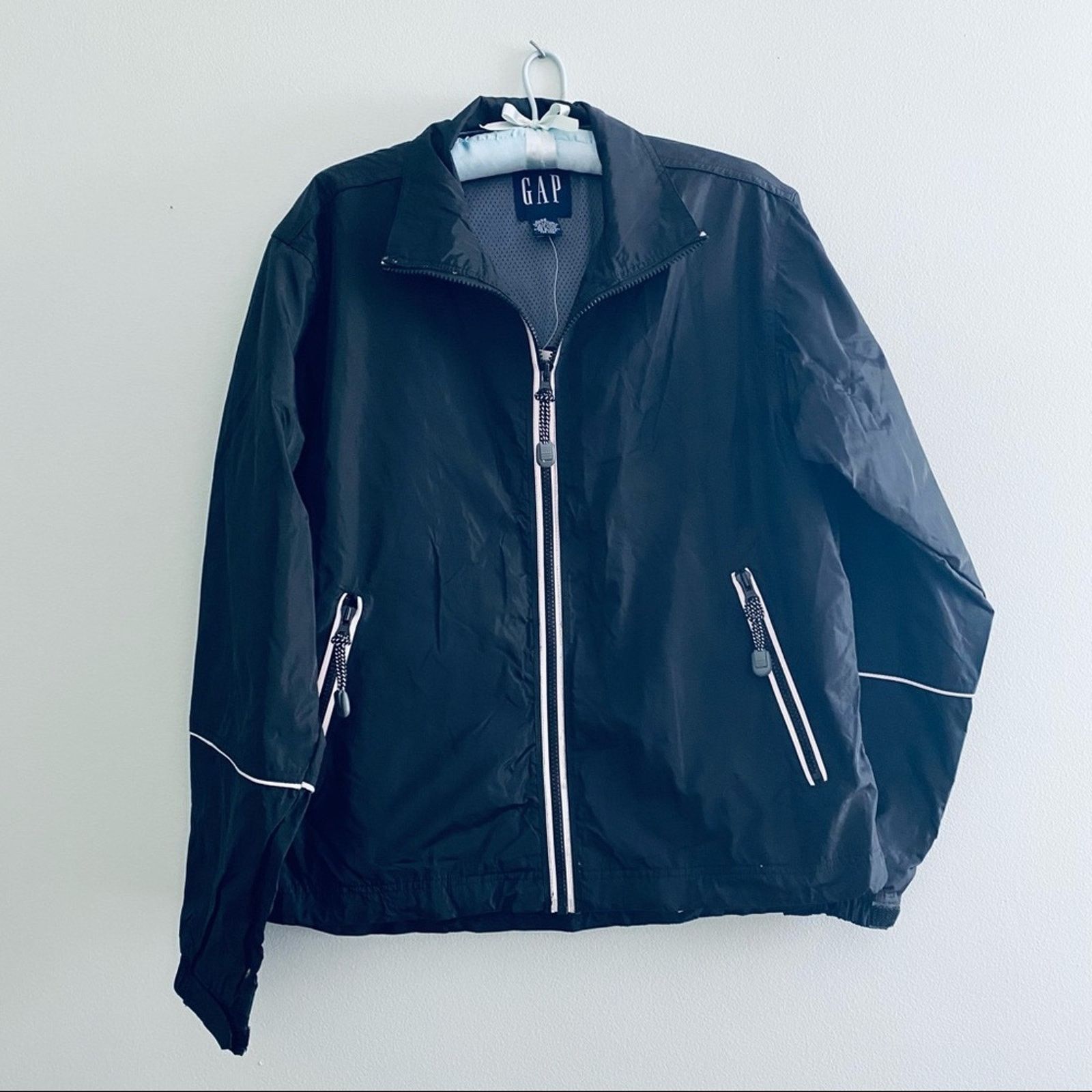 Gap Gap black windbreaker size XS NWT Size US XS / EU 42 / 0 - 2 Thumbnail