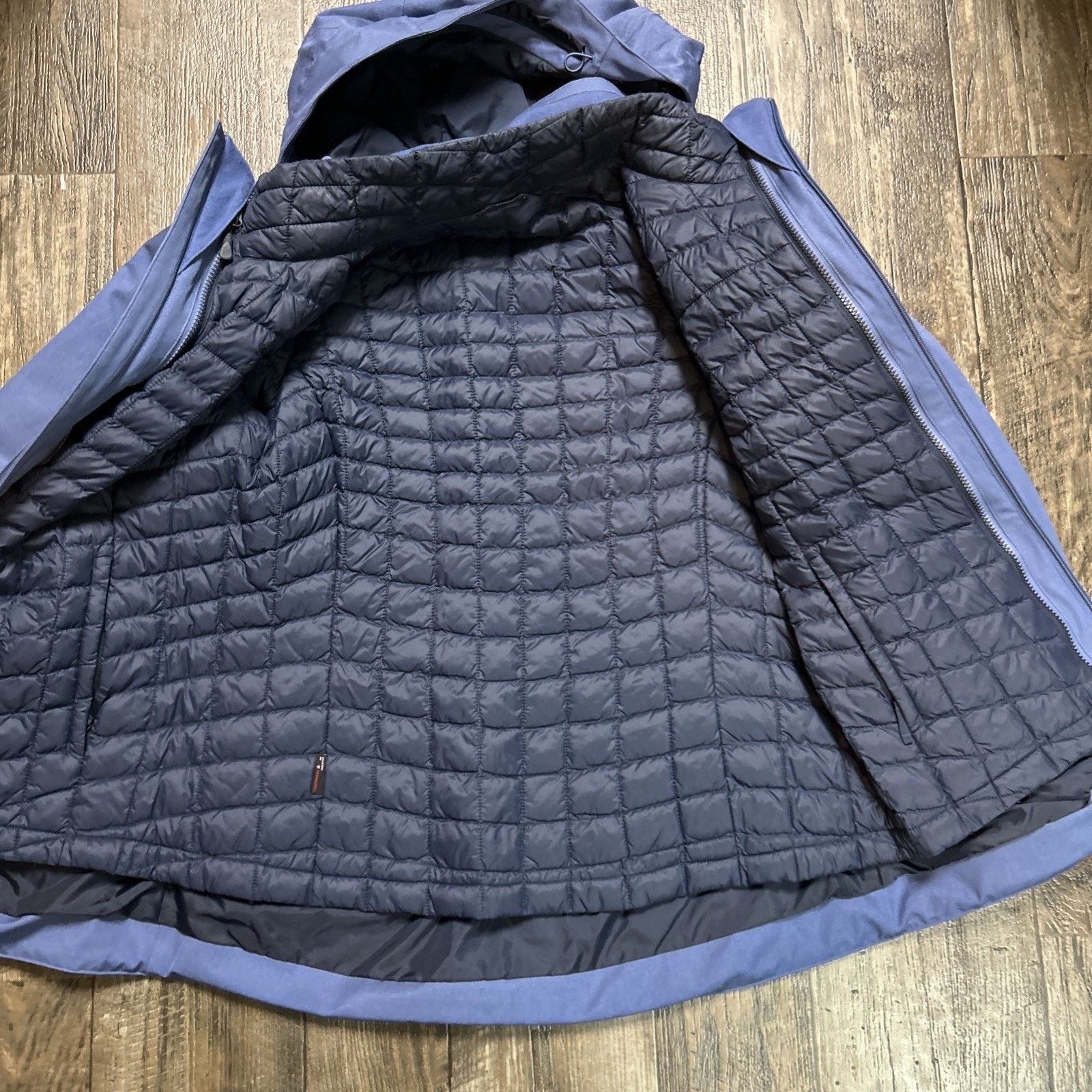 The North Face The North Face Women’s Hooded Jacket Waterproof Size L Size US L / EU 52-54 / 3 - 3 Thumbnail