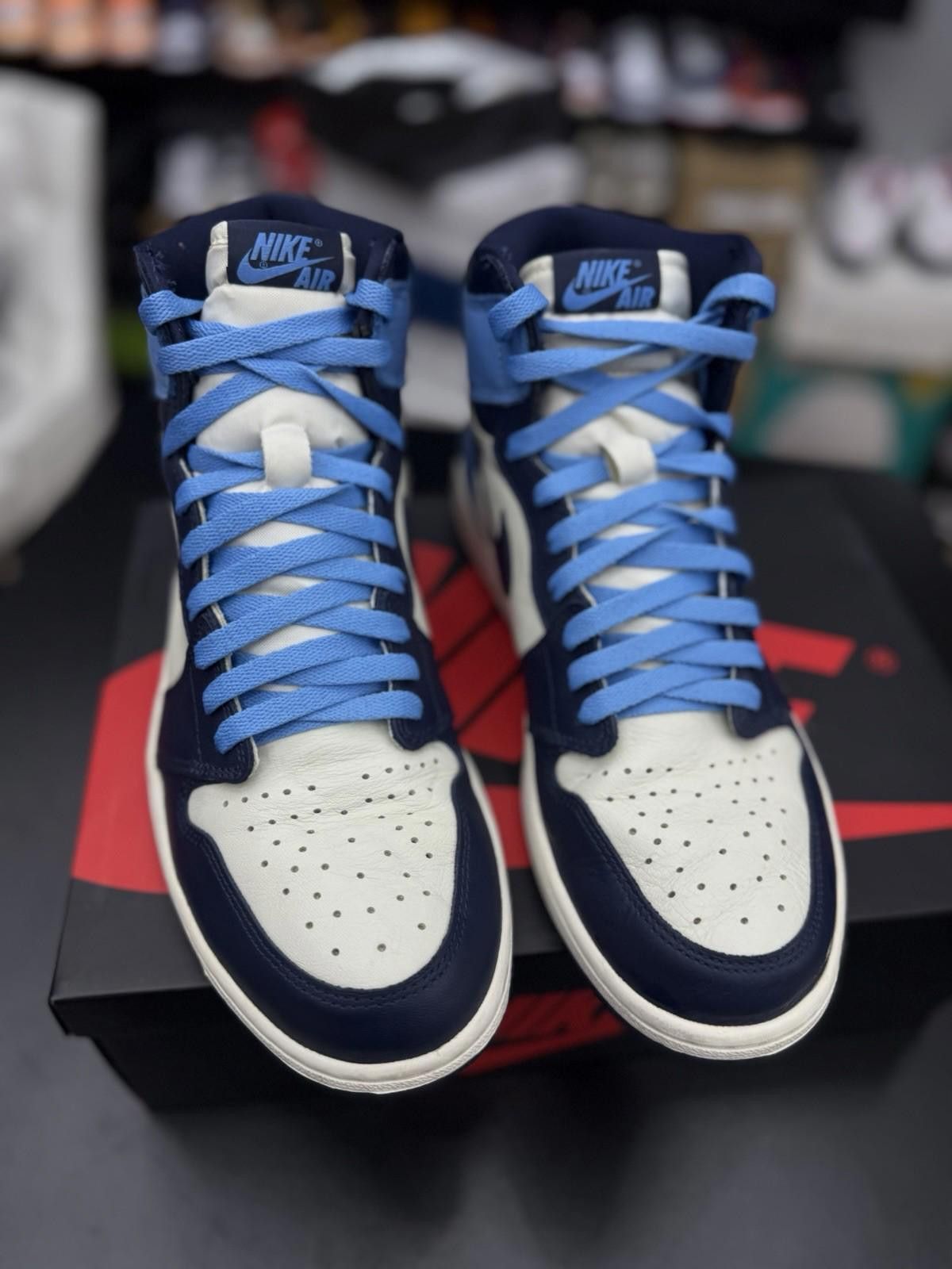 Jordan Brand Size 11 - Jordan 1 Retro OG High Obsidian UNC 2019 Size US 11 / EU 44 - 6 Thumbnail