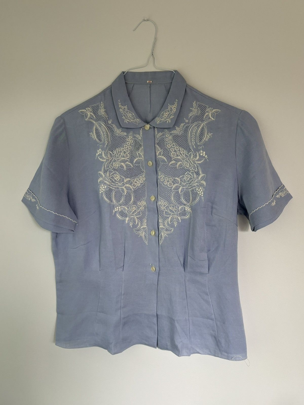 Vintage 1960s Deadstock Vintage Embroidered Shortsleeve Sheer Lace Size S / US 4 / IT 40 - 4 Thumbnail