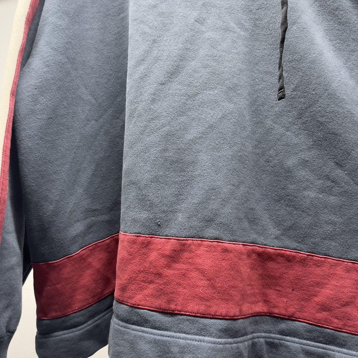 Vintage Tommy Hilfiger Boardsports Hoodie Thrashed Faded ERD Grunge Size US XL / EU 56 / 4 - 9 Thumbnail