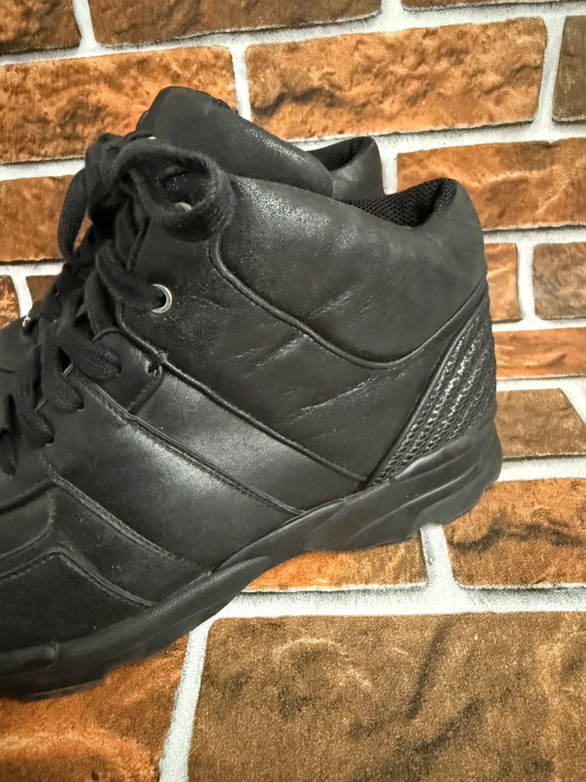 Chanel 🔥♠️Cc trainers Size US 9 / EU 42 - 8 Thumbnail