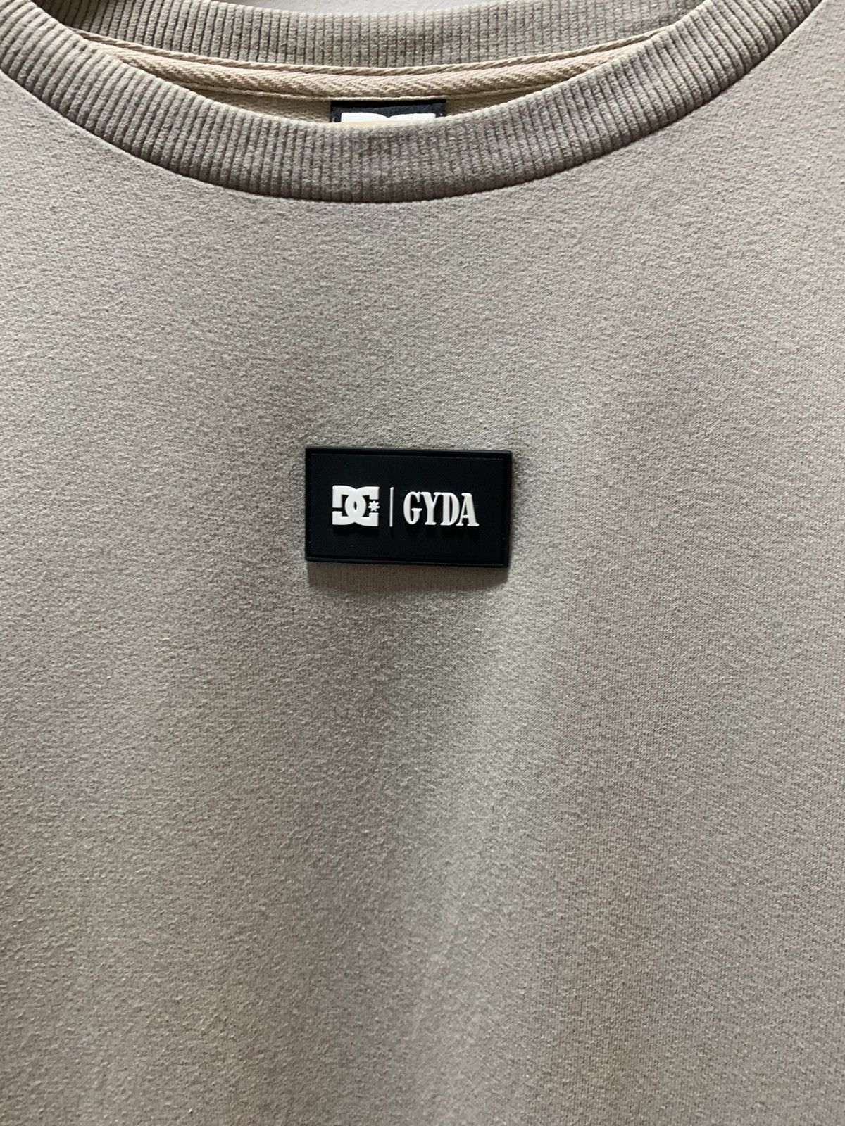 DC DC SHOE CO USA X GYDA SWEATSHIRT Size US XXL / EU 58 / 5 - 2 Thumbnail