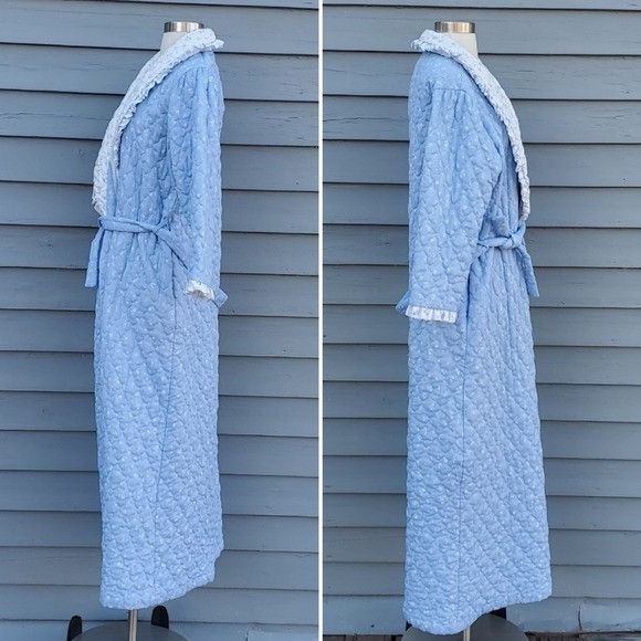Vintage Vintage 70s Blue Floral Quilted Ruffle Trim Cottagecore Hous Size ONE SIZE - 2 Thumbnail