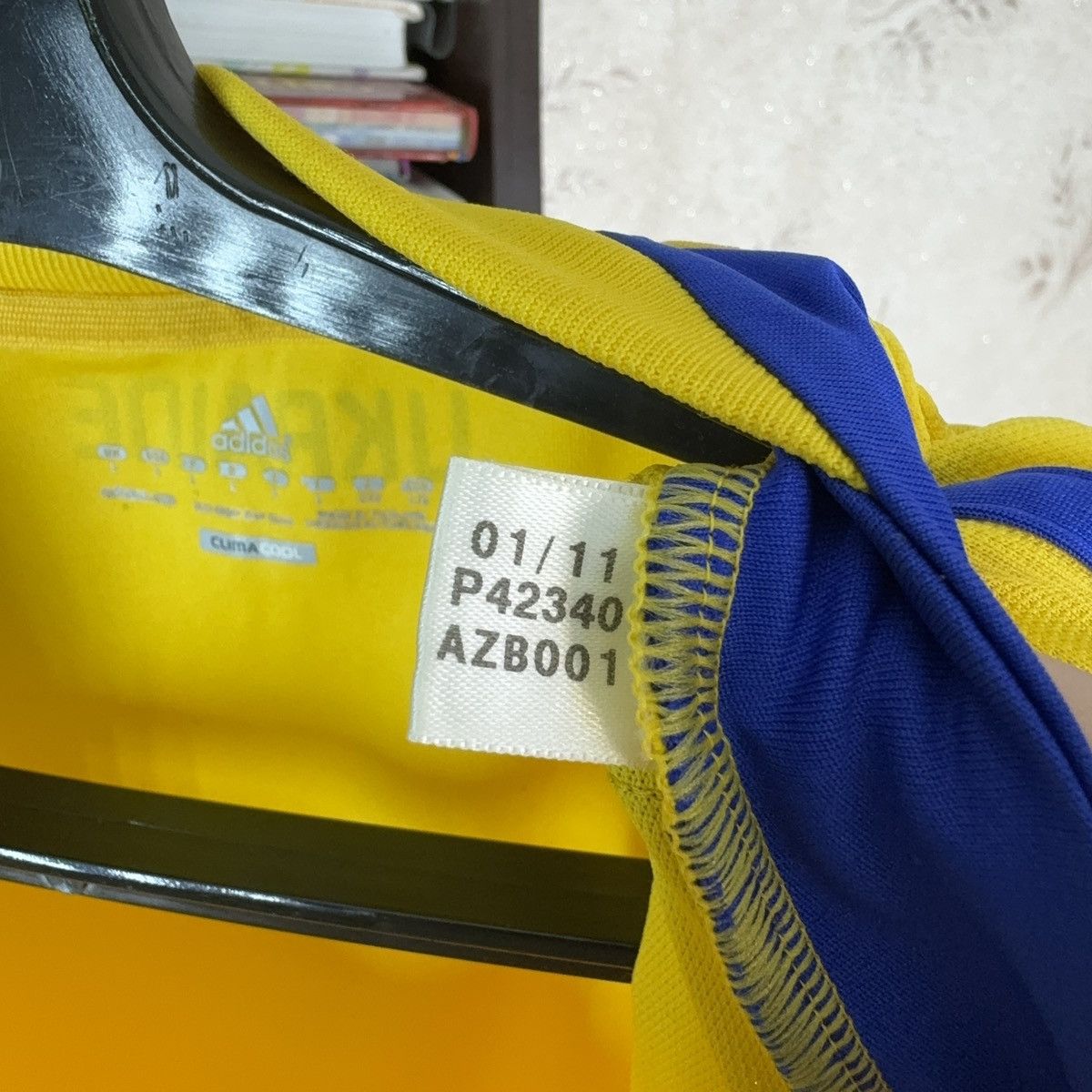 Adidas Adidas Ukraine Jersey 2011-12 Home Football Shirt Soccer L Size US L / EU 52-54 / 3 - 22 Thumbnail