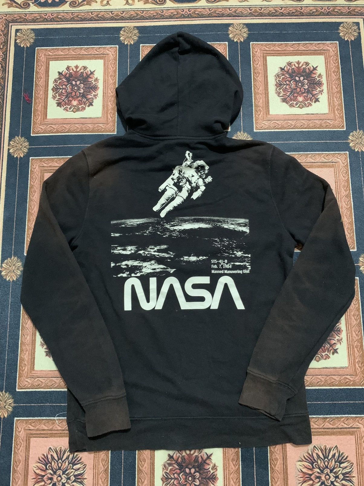 Old Navy Y2K Nasa hoodie Sun Faded Small Size US S / EU 44-46 / 1 - 1 Thumbnail