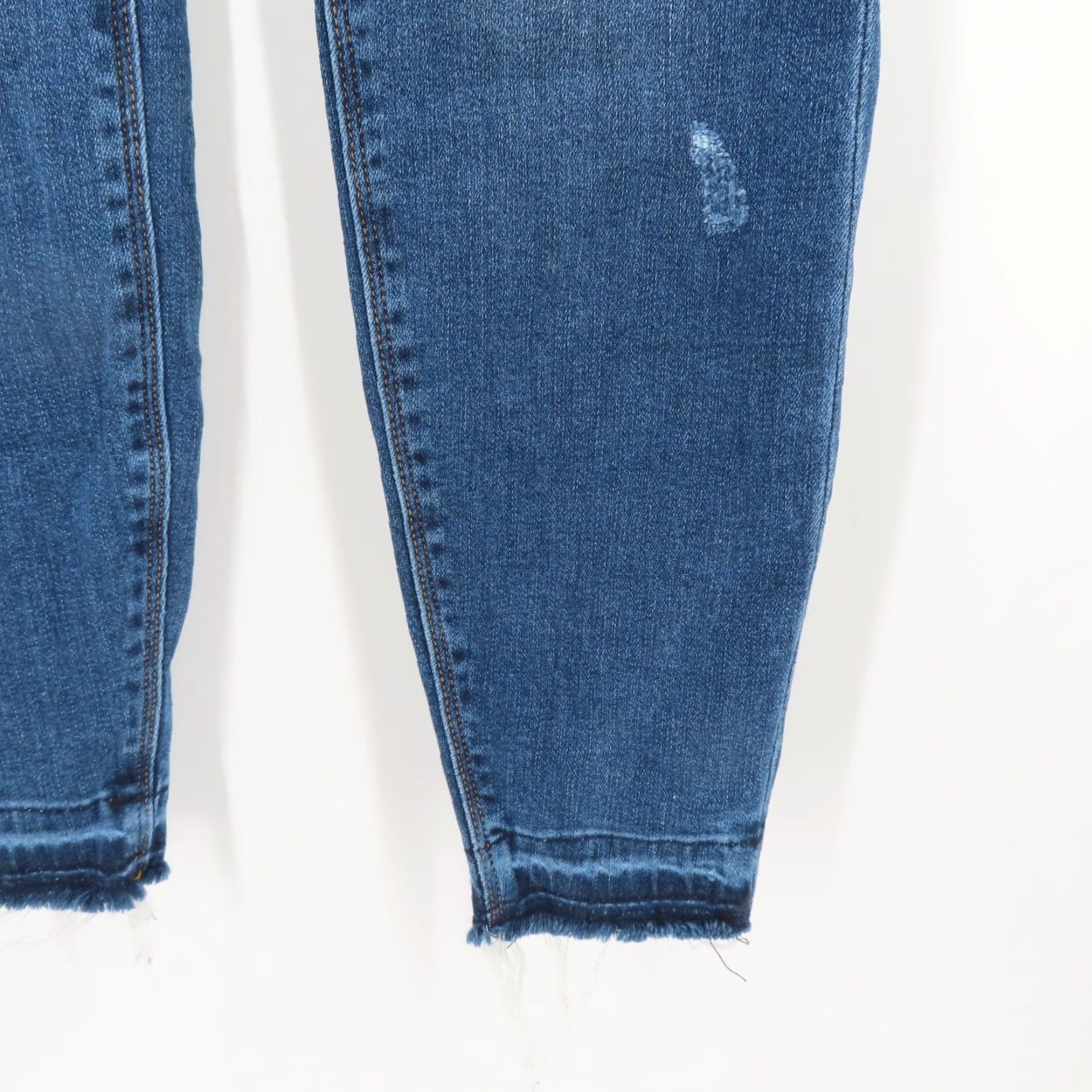 Spanx Spanx Jeans Womens Small Distressed Ankle Skinny 20203R Medium Blue Wash Denim Size 28" / US 6 / IT 42 - 3 Thumbnail