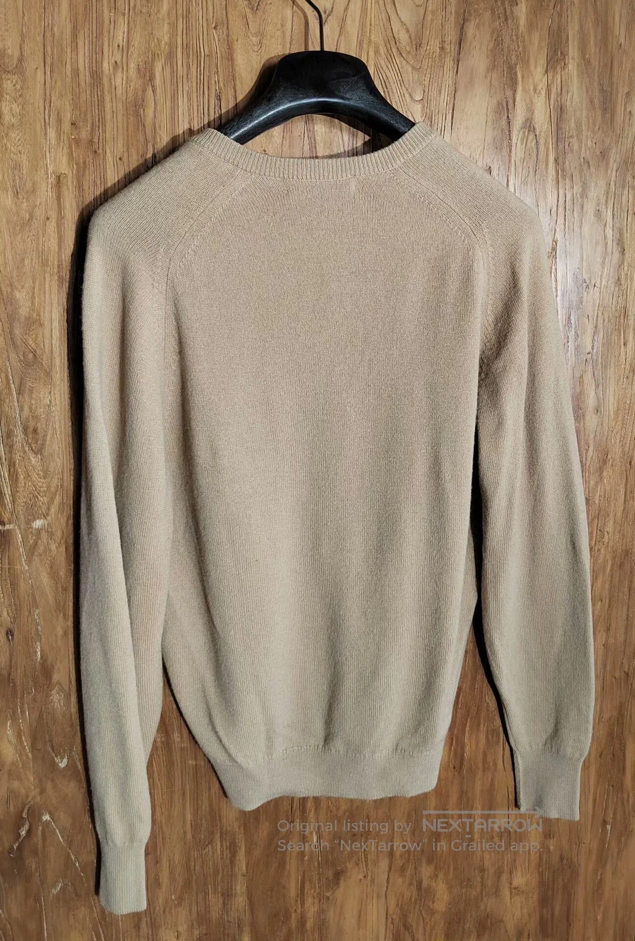 Burberry Burberry V-Neck Sweater Made in Scotland. Size US XS / EU 42 / 0 - 4 Thumbnail