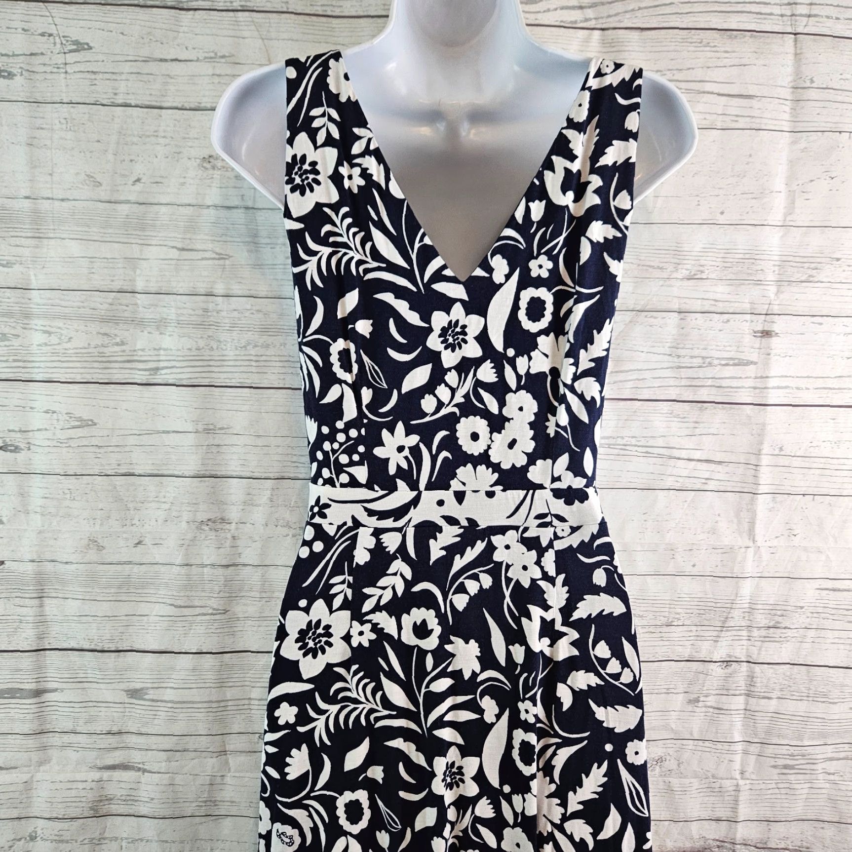 Boden VINTAGE? No. Boden Elisa jersey dress Blue Floral V-Neck Sleeveless 2P Jersey Midi Dress Womens Size XS / US 0-2 / IT 36-38 - 4 Thumbnail