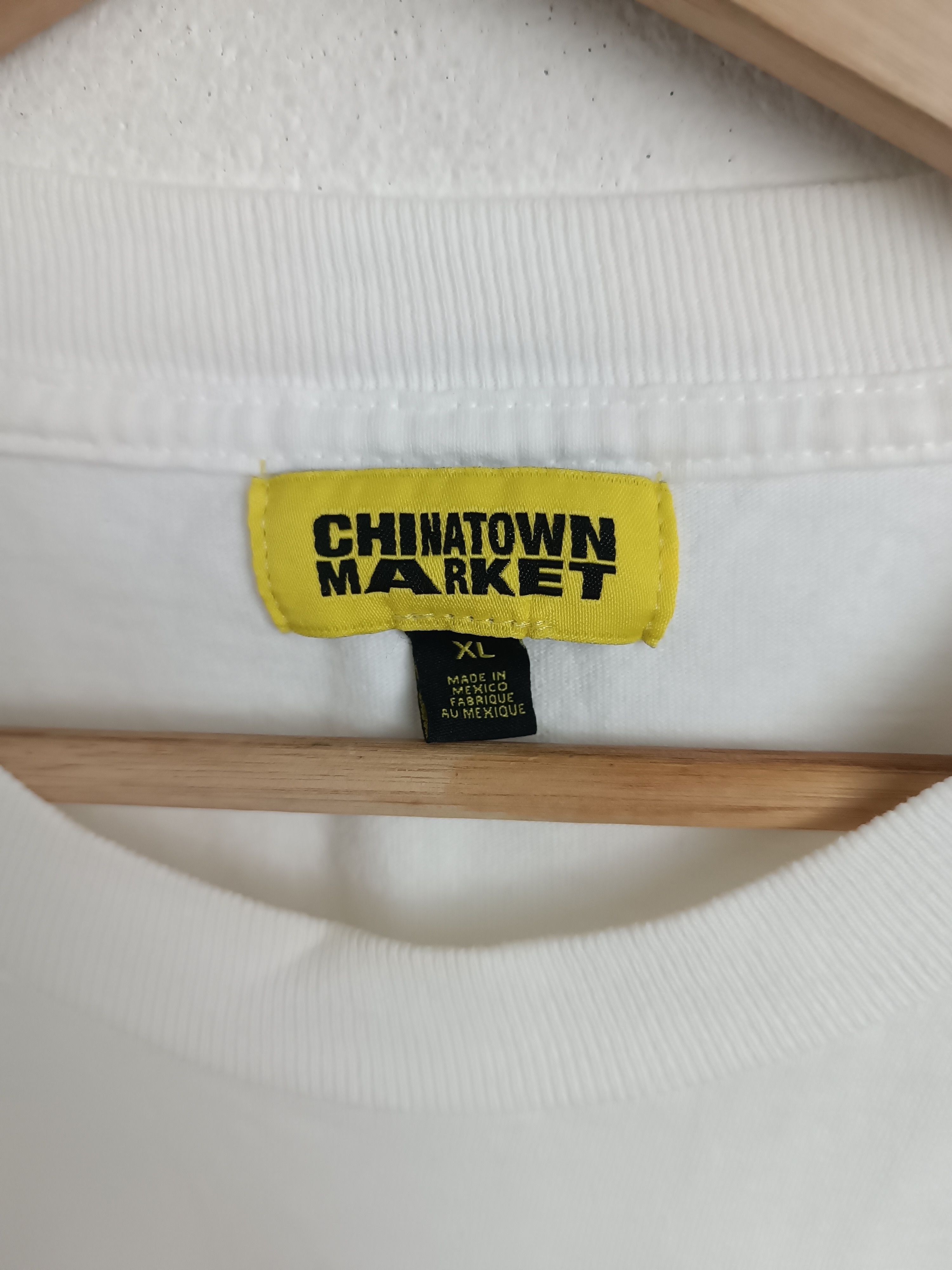 Other VINTAGE CHINATOWN MARKET BEWARE HOUND TEE VERY RARE R2 Size US XL / EU 56 / 4 - 8 Thumbnail