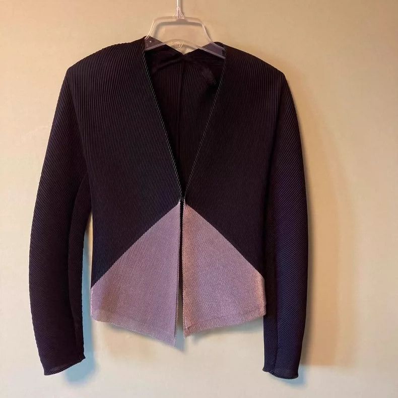 Issey Miyake Issey Miyake Black and purple color-blocked main line card Size XS / US 0-2 / IT 36-38 - 1 Thumbnail
