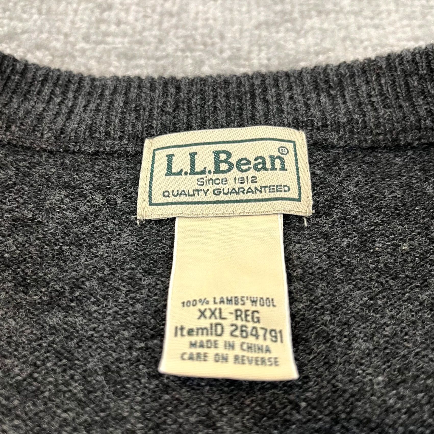 Vintage VINTAGE L.L. BEAN Wool Sweater Vest Men 2XL Dark Gray Lambs Wool V-Neck Pullover All Seasons Outdoor Size US XXL / EU 58 / 5 - 2 Thumbnail