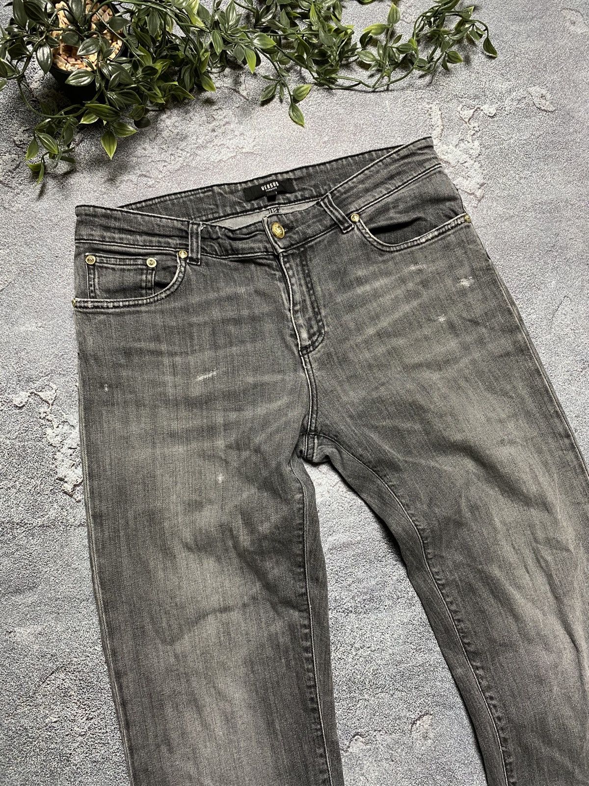 Versace × Vintage Versus Versace jeans Size M grey Size US 32 / EU 48 - 4 Thumbnail