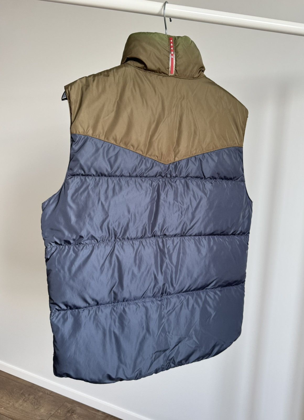 ジャケット・アウター prada triangle logo down vest navy PRADA Down Vest 48 Polyester Navy SGJ191 R132 1060 Used | eBay