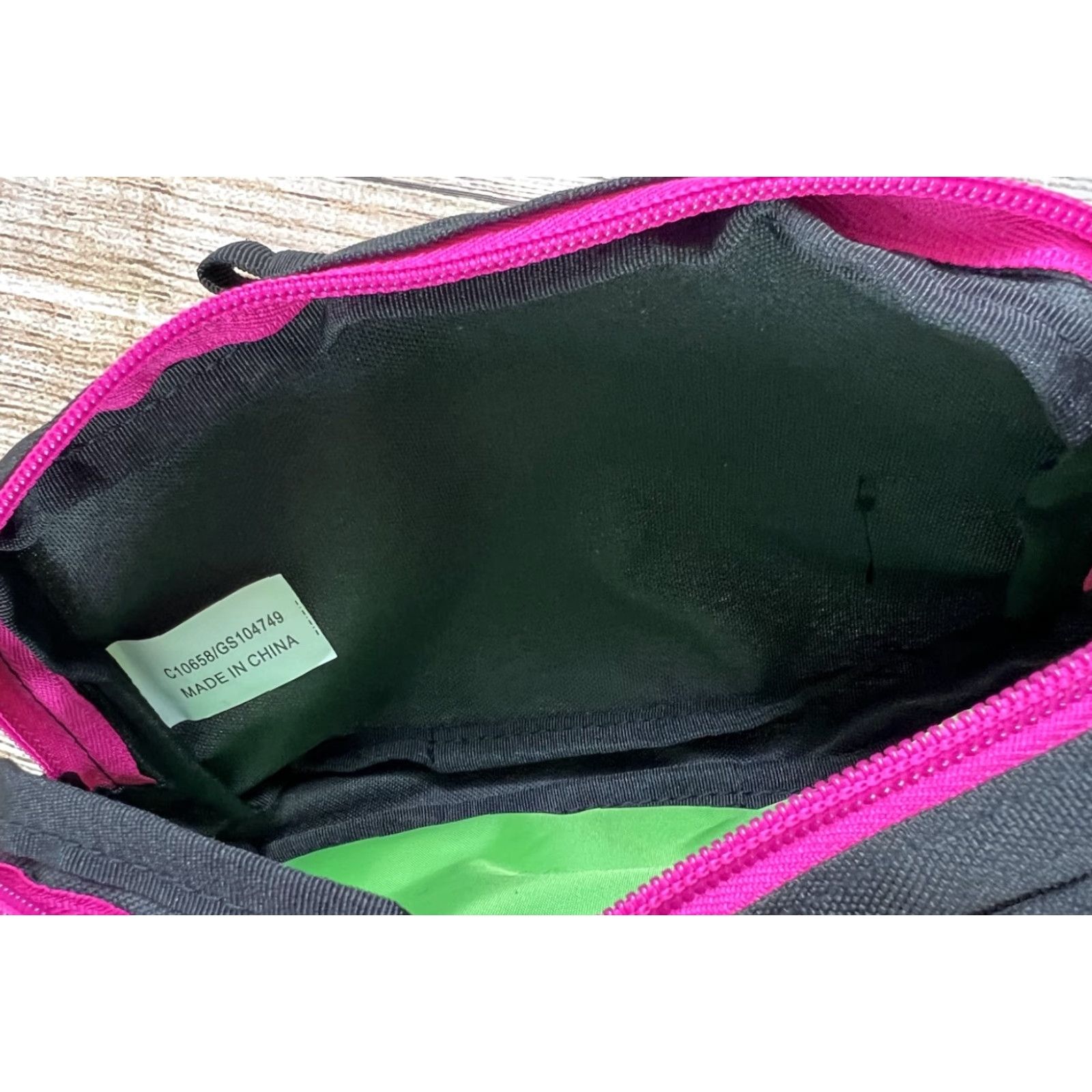 Vintage VINTAGE Saint Louis Zoo Animals Pink Green Black Fanny Waist Pack Belt Bag Women Adults Pink Polyester Belt Bag & Fanny Pack Size ONE SIZE - 3 Thumbnail