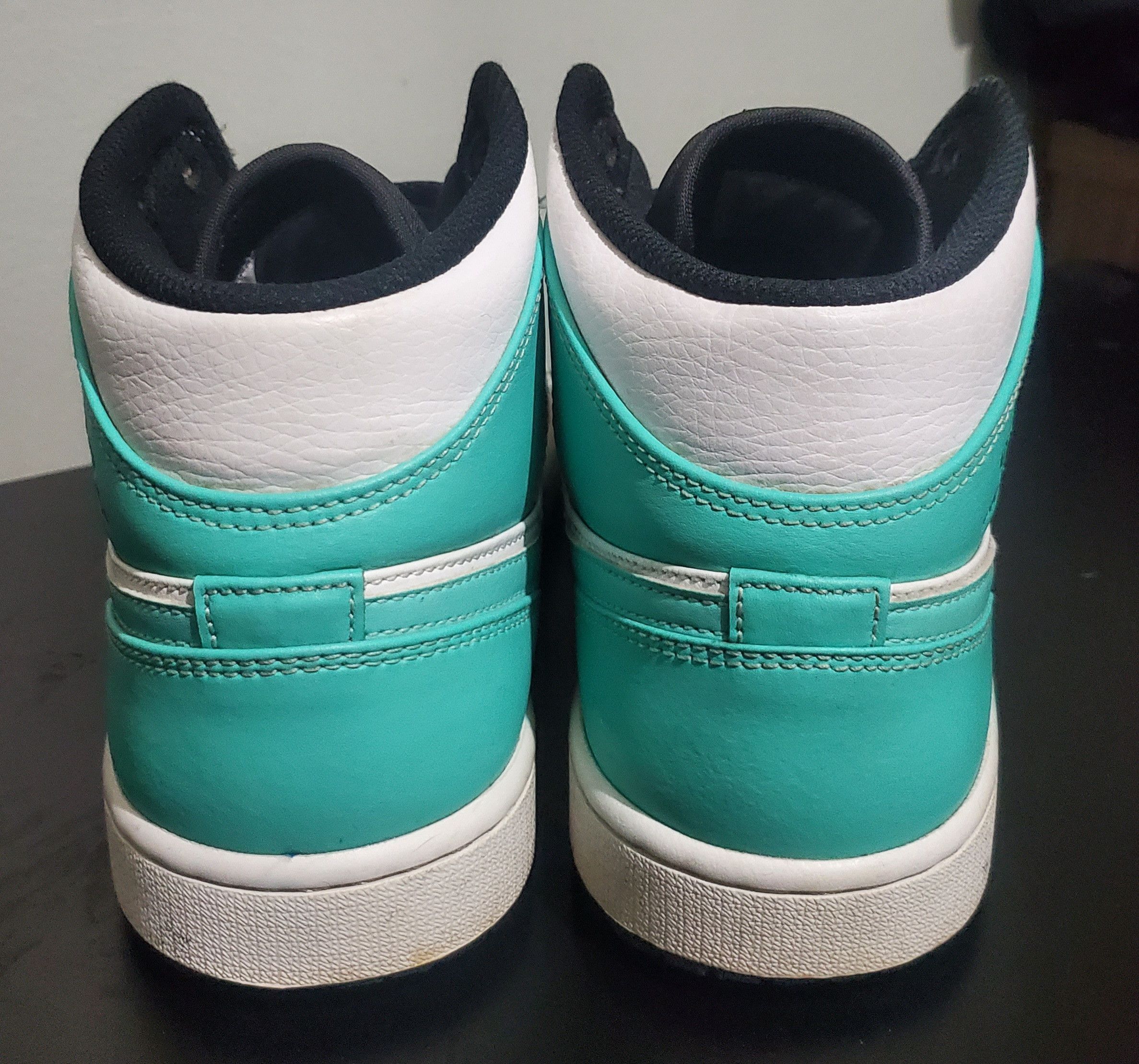 Jordan Brand × Nike Jordan 1 tropical twist igloo Size US 9 / EU 42 - 7 Thumbnail