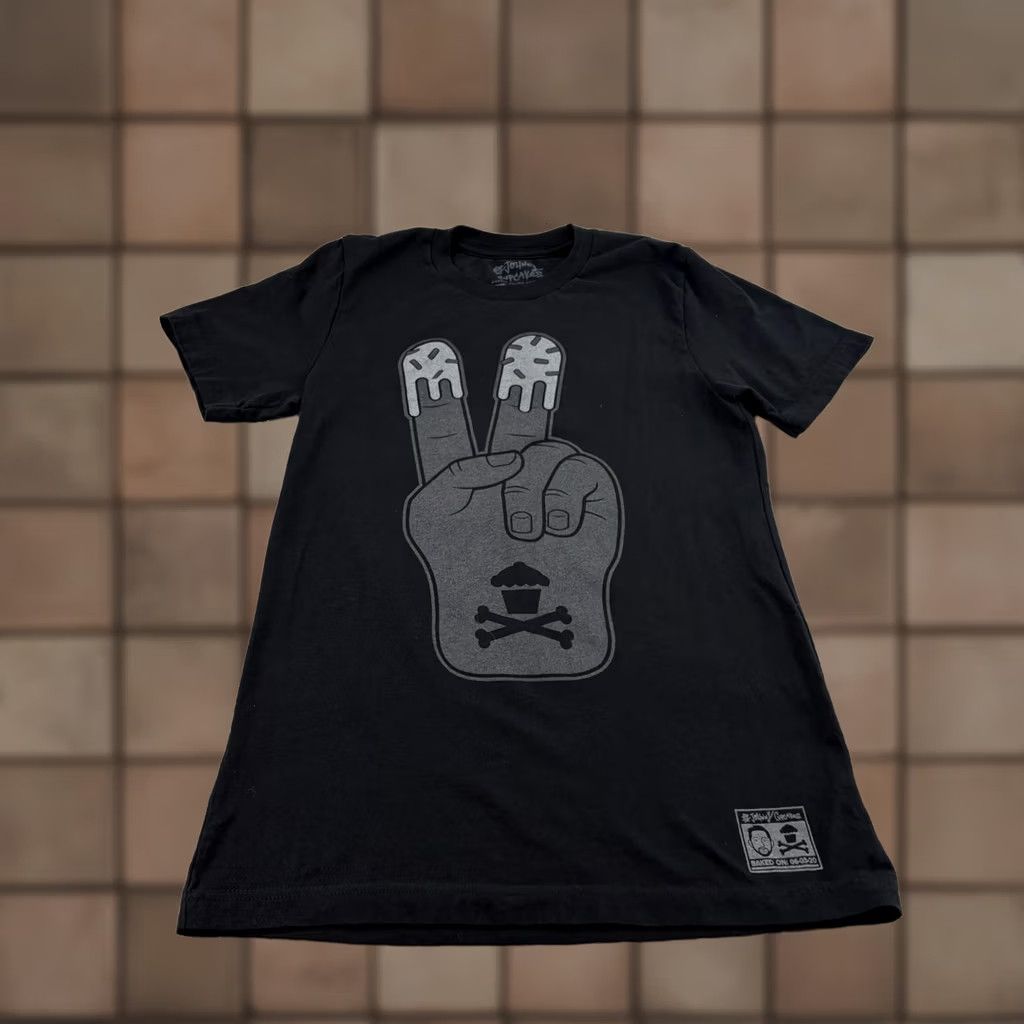 Johnny Cupcakes Johnny Cupcakes Shirt Womens Small Black BLM Peace Graphic Crew Neck Adult Size S / US 4 / IT 40 - 1 Thumbnail