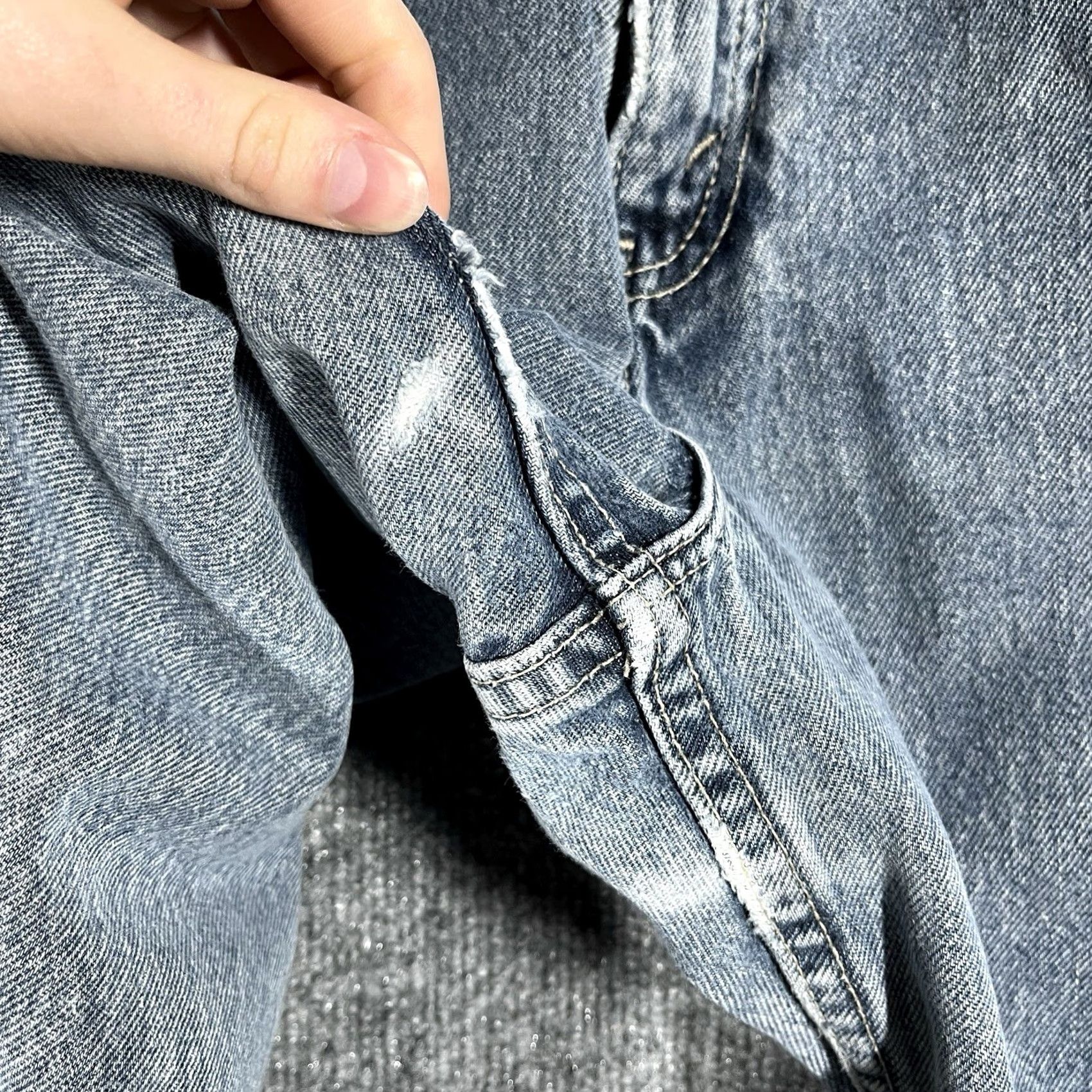 Levi's VINTAGE Levi's 560 Jeans Womens Size 9 28x31 Blue 90s Loose Fit Straight Levi's 500 Series Mens Womens Girls Size 30" / US 8 / IT 44 - 5 Thumbnail