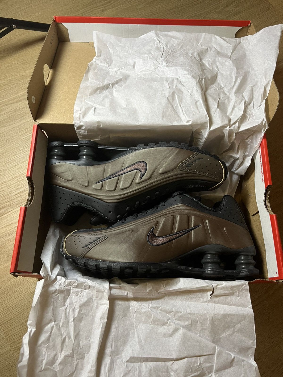 Nike nike shox r4 brown and black Size US 9 / IT 39 - 4 Thumbnail
