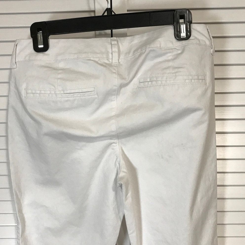 Old Navy Old Navy Pixie White Straight Leg Petite Ankle Pants 6 Size 28" / US 6 / IT 42 - 4 Thumbnail