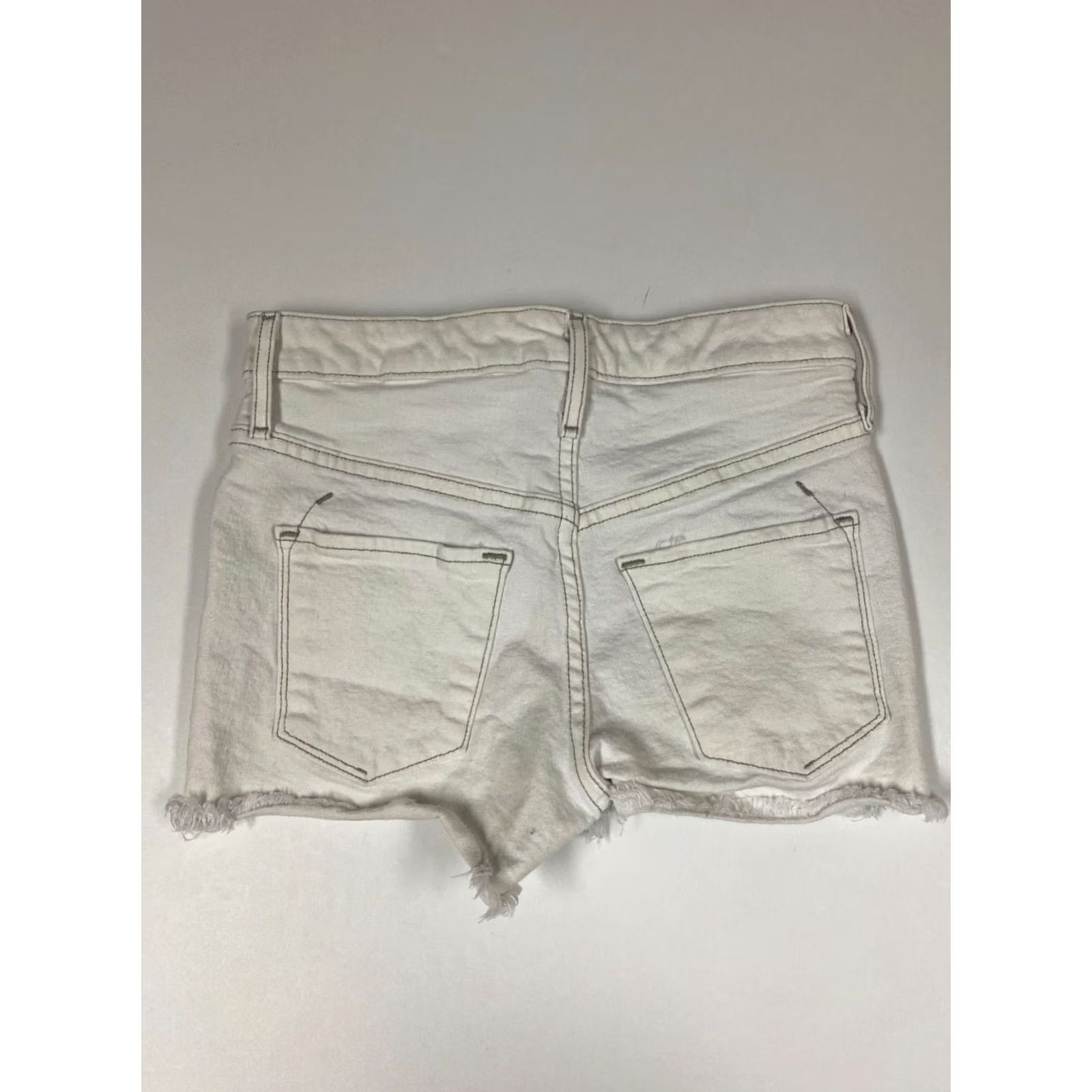 Mossimo Mossimo Womens Shorts 00 High Rise White Denim Cotton Blend Flat Front Zip Plaid Comfort Stretch Casual Regular Mid Rise Size 42" / US 20 - 6 Thumbnail
