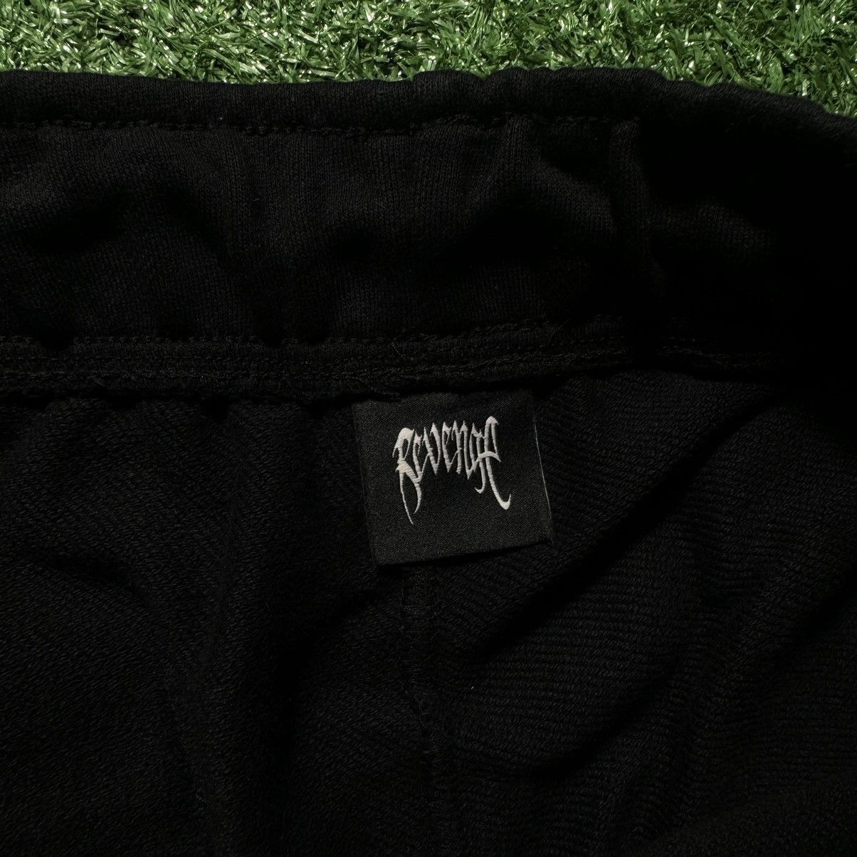 Revenge REVENGE XXXTENTACION BAD “ KILL HAND “ SHORTS OFFICIAL MERCH Size US 28 / EU 44 - 3 Thumbnail