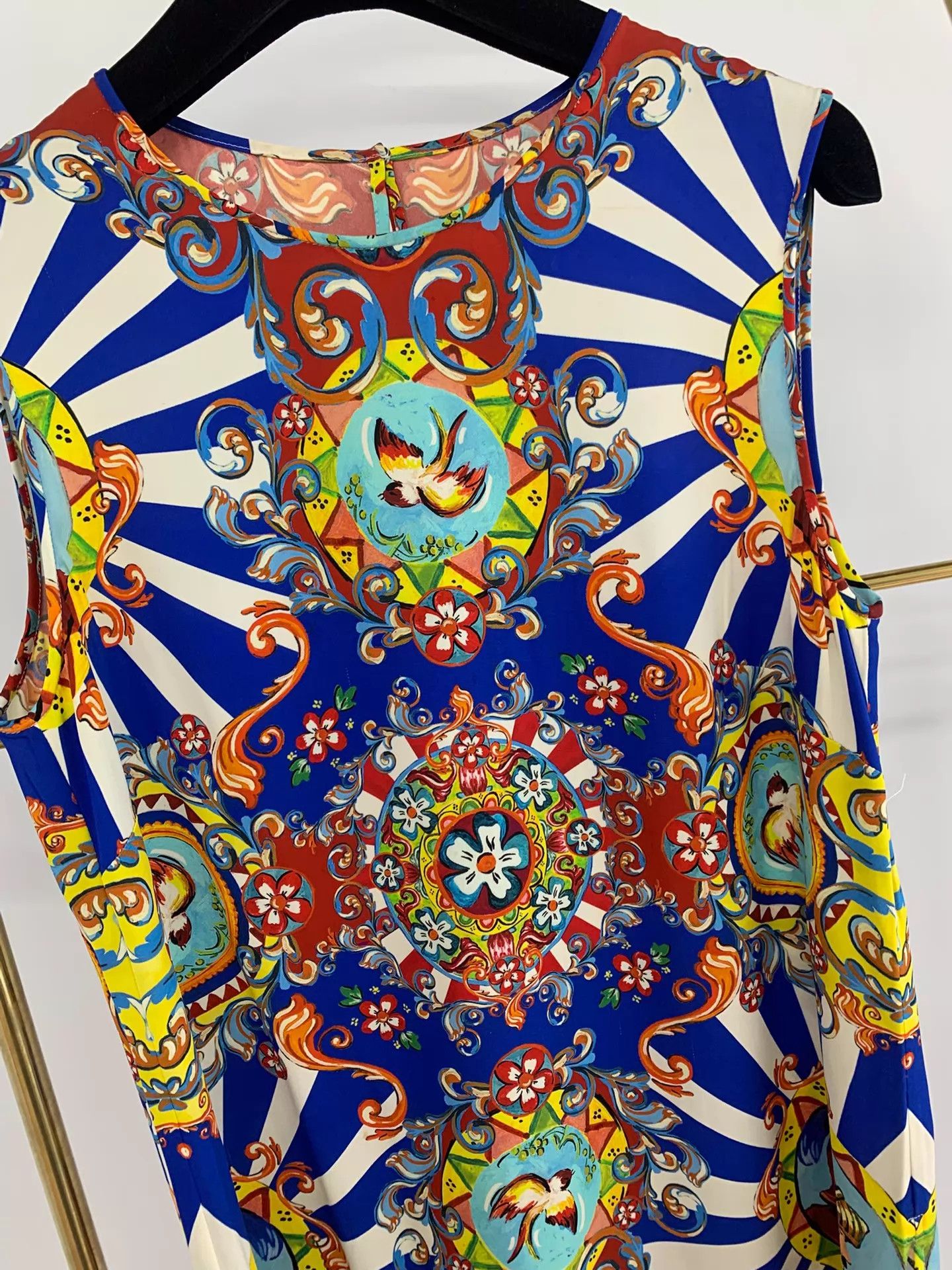 Dolce & Gabbana DG Colorful Soldier Print Sleeveless Dress Size 42 New Size M / US 6-8 / IT 42-44 - 2 Thumbnail