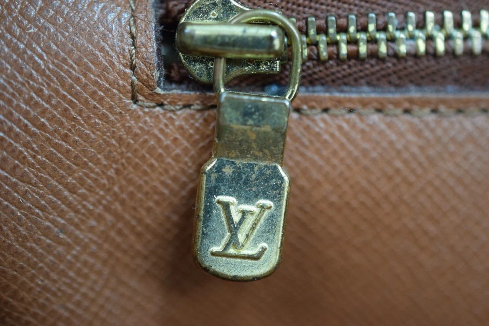 Louis Vuitton Louis Vuitton Marly Dragonne GM Clutch Bag Monogram M51825 Size ONE SIZE - 17 Thumbnail