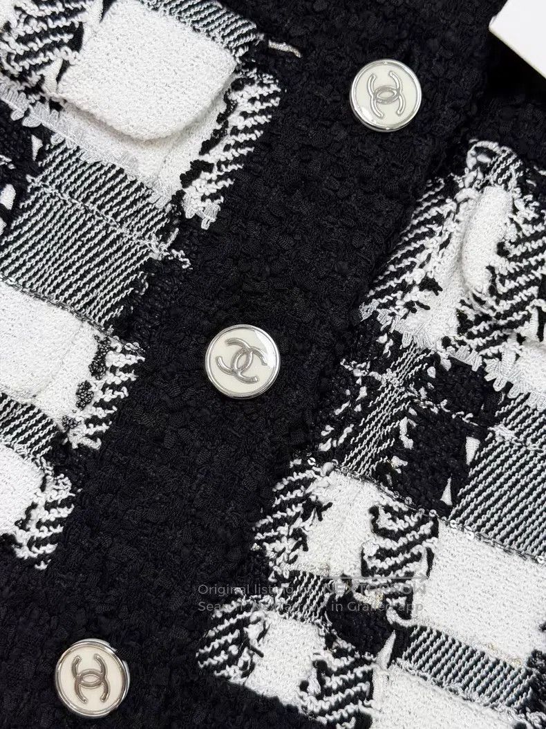 Chanel Chanel Plaid tweed long-sleeved jacket Size XS / US 0-2 / IT 36-38 - 4 Thumbnail