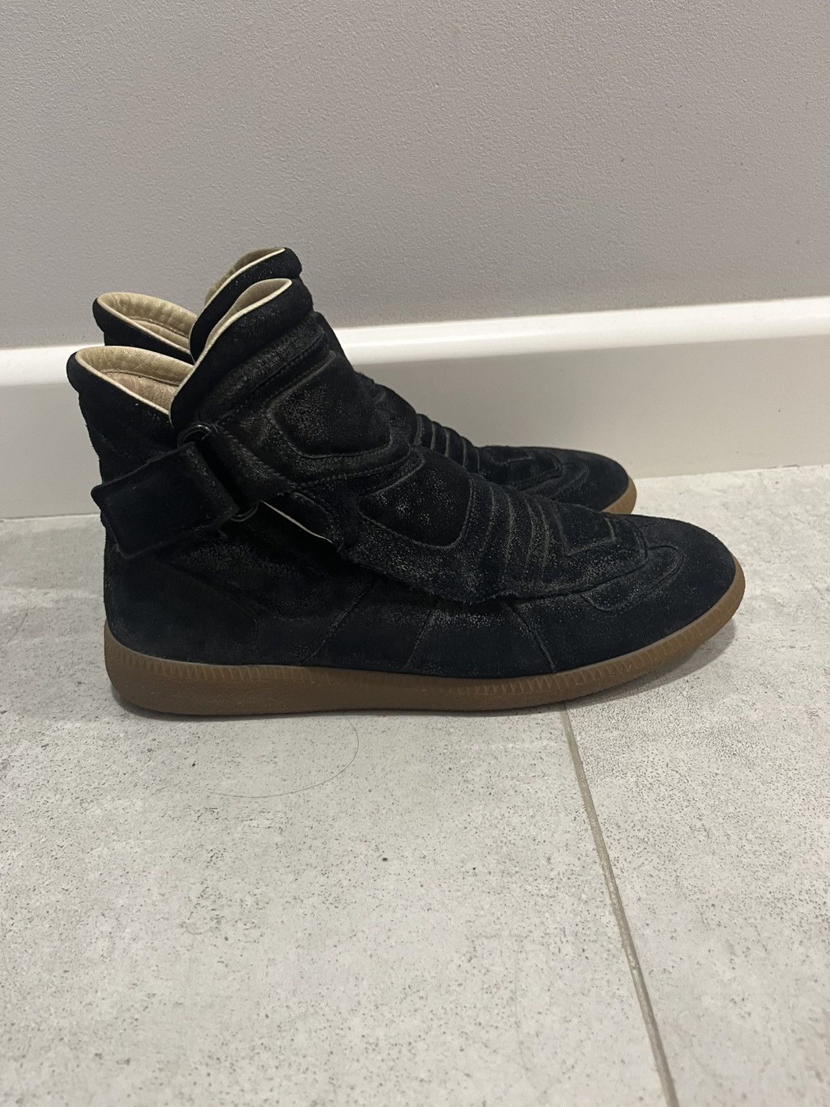 Maison Margiela Black Suede High-Top Sneakers / Gum Sole / Velcro Strap Size US 7 / EU 40 - 3 Thumbnail