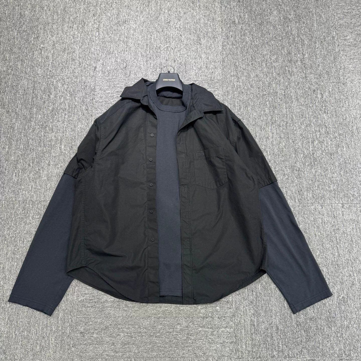 Balenciaga balenciaga faux two-piece shirt. Size US M / EU 48-50 / 2 - 1 Thumbnail