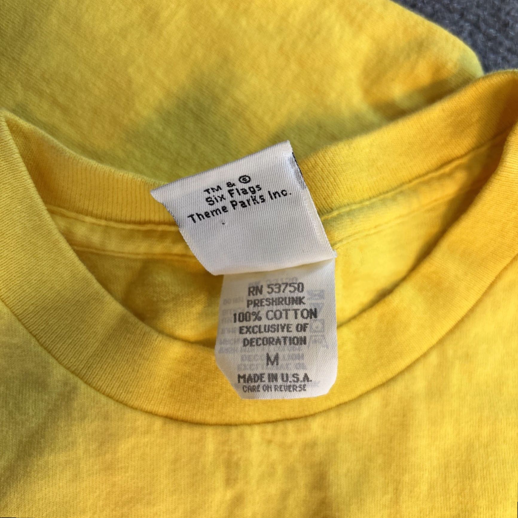 Vintage VTG Six Flags AstroWorld Looney Tunes Yellow Medium Men's T-Shirt 1990s Cotton Size US M / EU 48-50 / 2 - 8 Thumbnail
