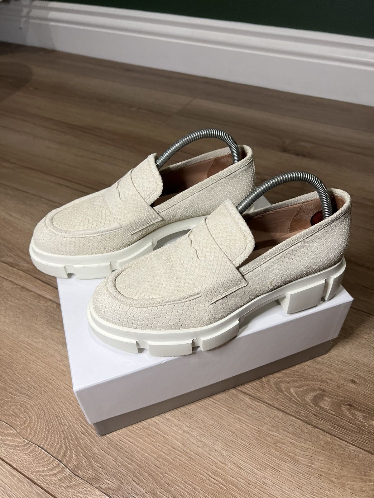 Pollini **Pollini | Elegant Leather Loafers | Size US 8 / IT 38 - 3 Thumbnail