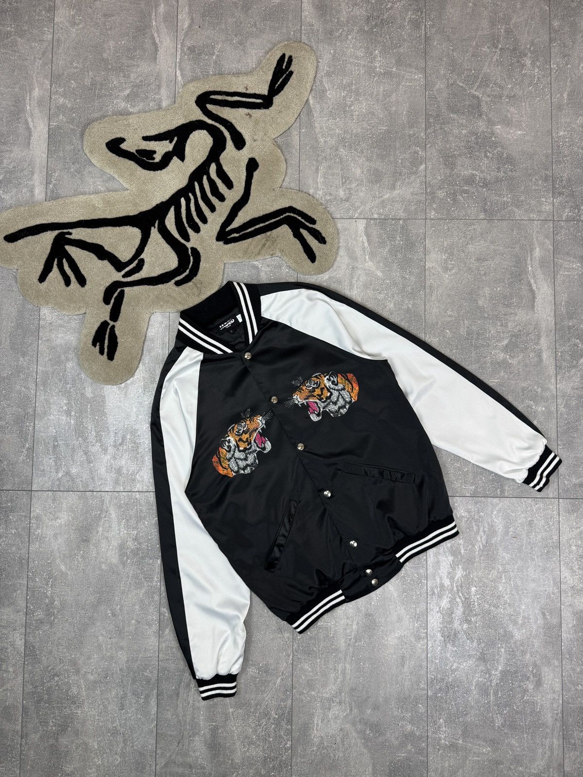 Jaded London Mens Vintage Jaded London tiger bombers jacket dragon Size US S / EU 44-46 / 1 - 1 Thumbnail