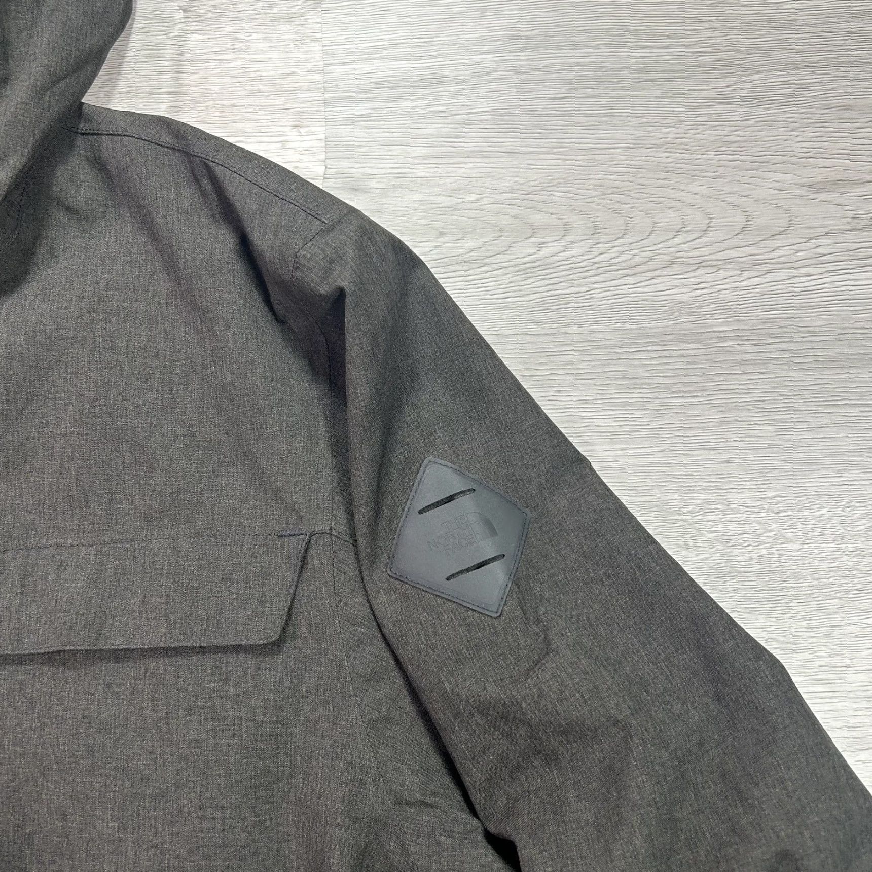The North Face The North Face Jacket Mens Medium Gray Hooded Softshell Windbreaker Zip Pockets Size US M / EU 48-50 / 2 - 5 Thumbnail