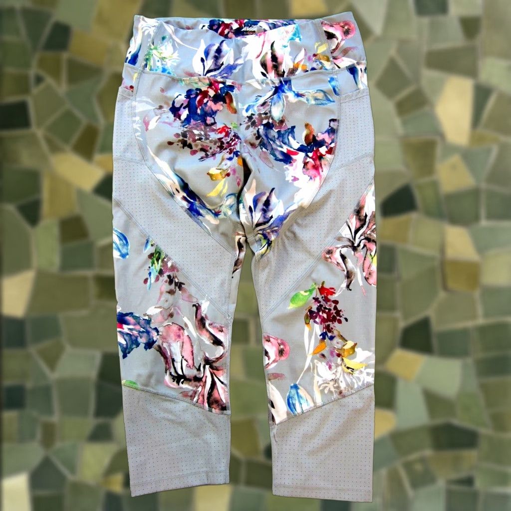 Avia Avia Pant XL Grey Green Blue Pink Floral Stretch Pocket Running Yoga Workout Capris Women Size 40" / US 18 - 1 Thumbnail
