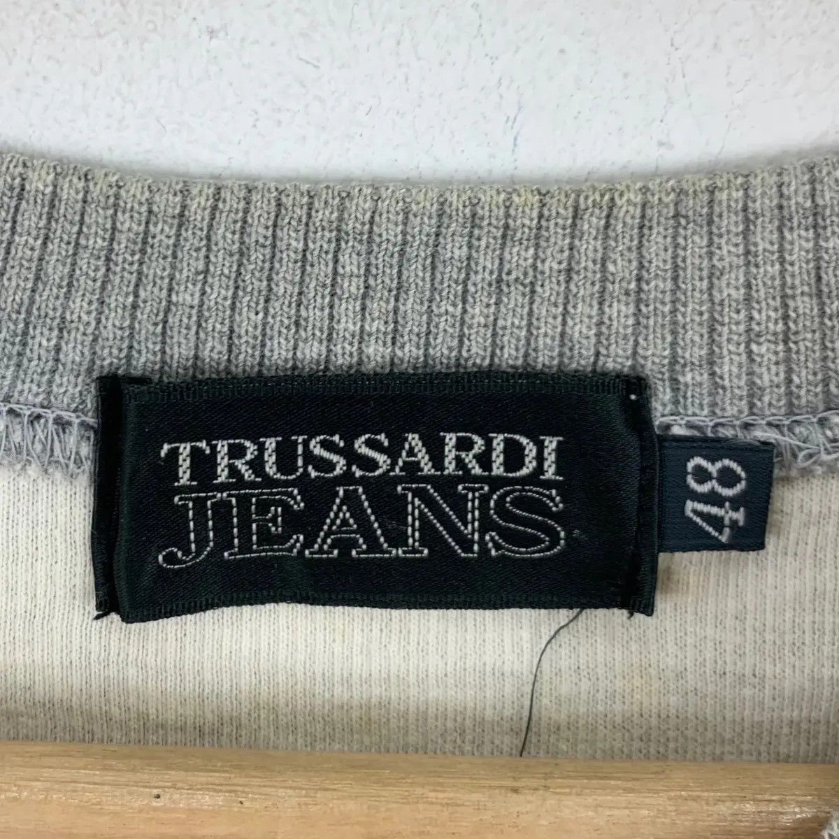Trussardi × Vintage Vtg TRUSSARDI JEANS ITALY Center Logo Oversized Sweatshirt Size XL / US 12-14 / IT 48-50 - 7 Thumbnail