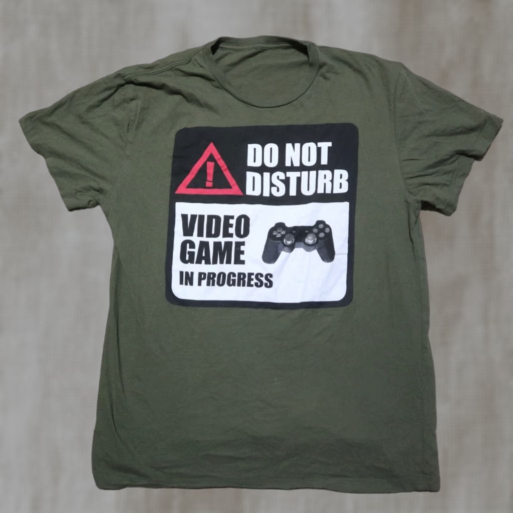 Disturbia Do Not Disturb Video Game In Progress Shirt Mens M Green 90s Video Games Crazy Dog T-Shirts Size US M / EU 48-50 / 2 - 1 Thumbnail